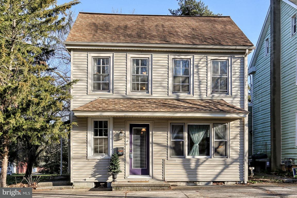 17 South Locust Street Lititz, PA 17543 - Photo 1 of 42