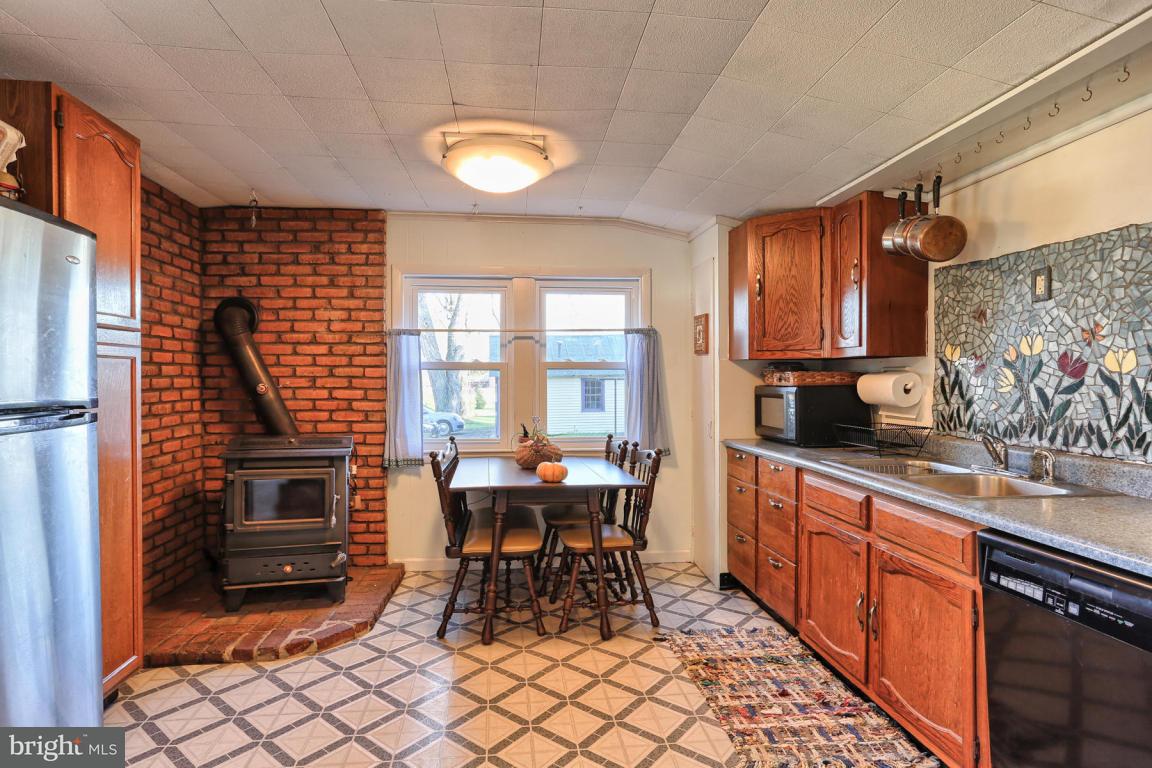 17 South Locust Street Lititz, PA 17543 - Photo 13 of 42