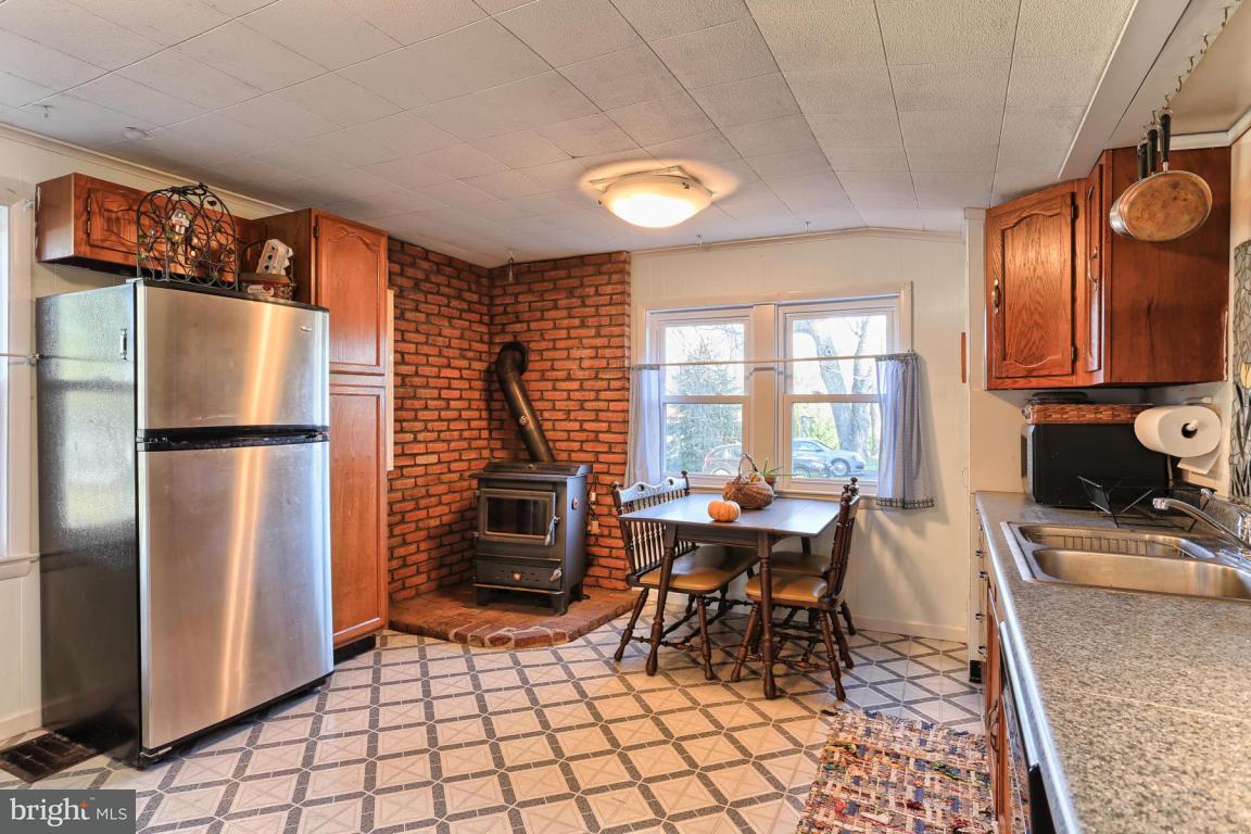 17 South Locust Street Lititz, PA 17543 - Photo 14 of 42