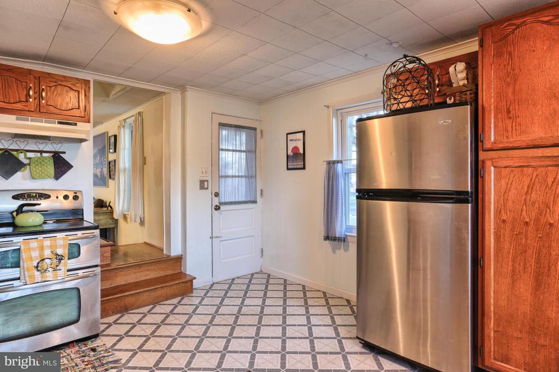 17 South Locust Street Lititz, PA 17543 - Photo 16 of 42