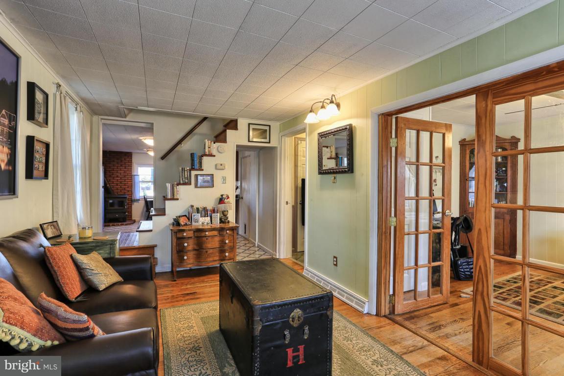 17 South Locust Street Lititz, PA 17543 - Photo 3 of 42
