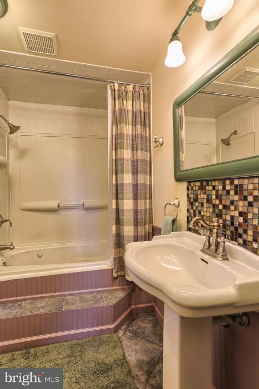 17 South Locust Street Lititz, PA 17543 - Photo 21 of 42