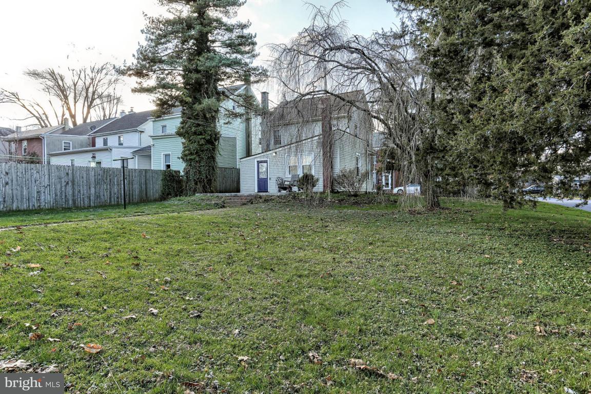 17 South Locust Street Lititz, PA 17543 - Photo 30 of 42