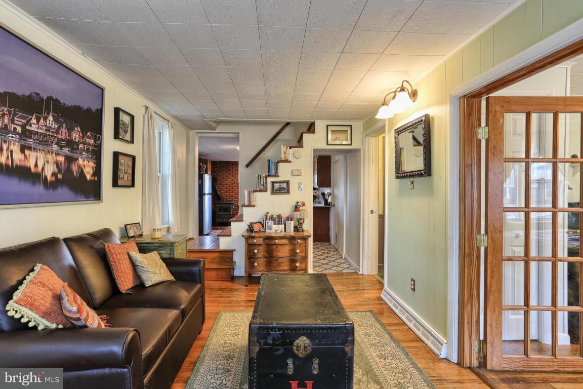 17 South Locust Street Lititz, PA 17543 - Photo 4 of 42