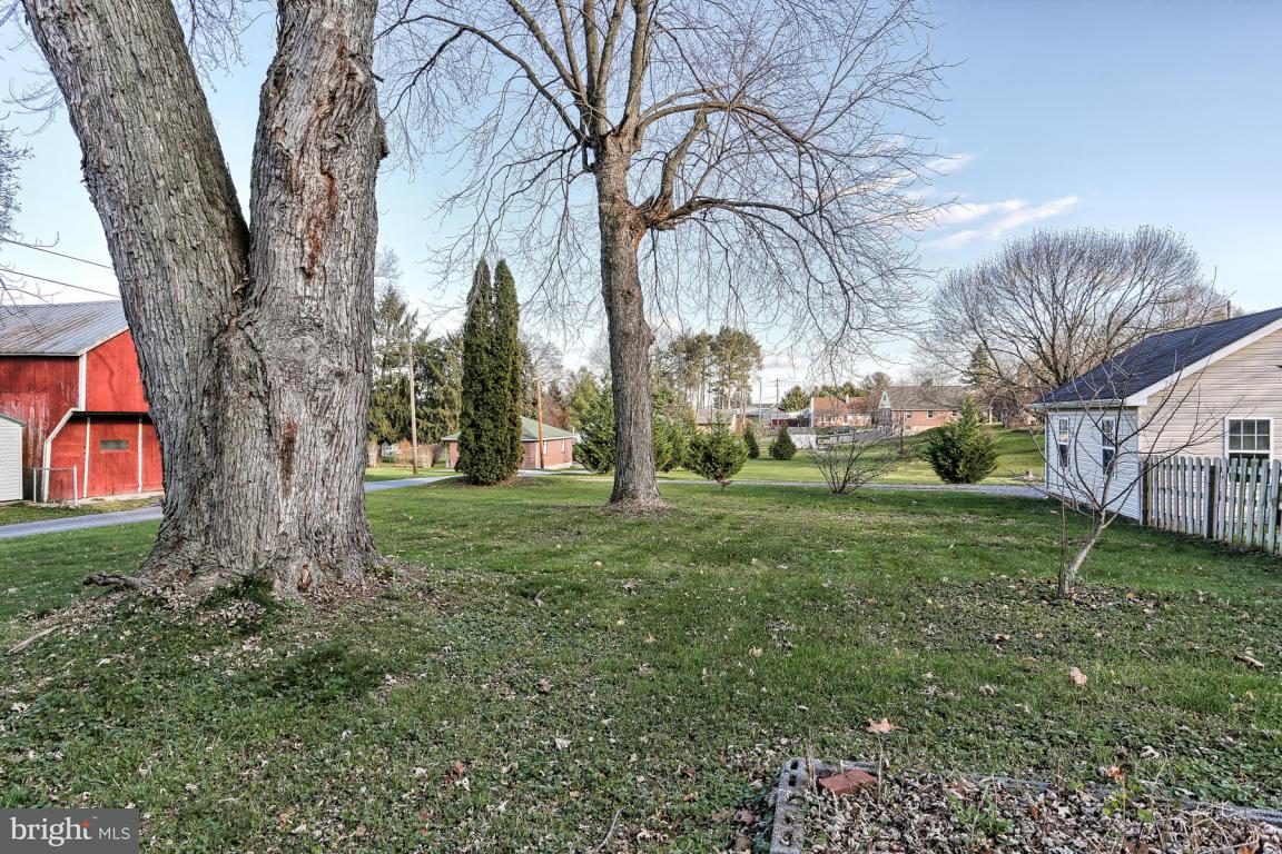 17 South Locust Street Lititz, PA 17543 - Photo 38 of 42