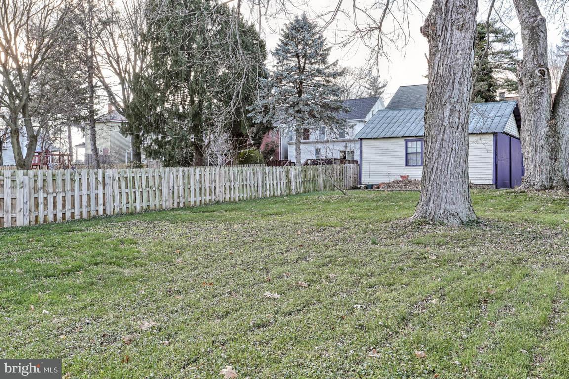 17 South Locust Street Lititz, PA 17543 - Photo 40 of 42