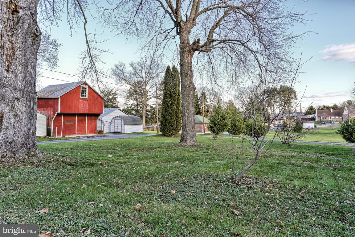 17 South Locust Street Lititz, PA 17543 - Photo 41 of 42