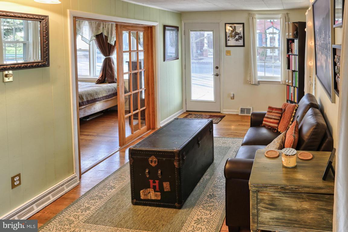 17 South Locust Street Lititz, PA 17543 - Photo 8 of 42