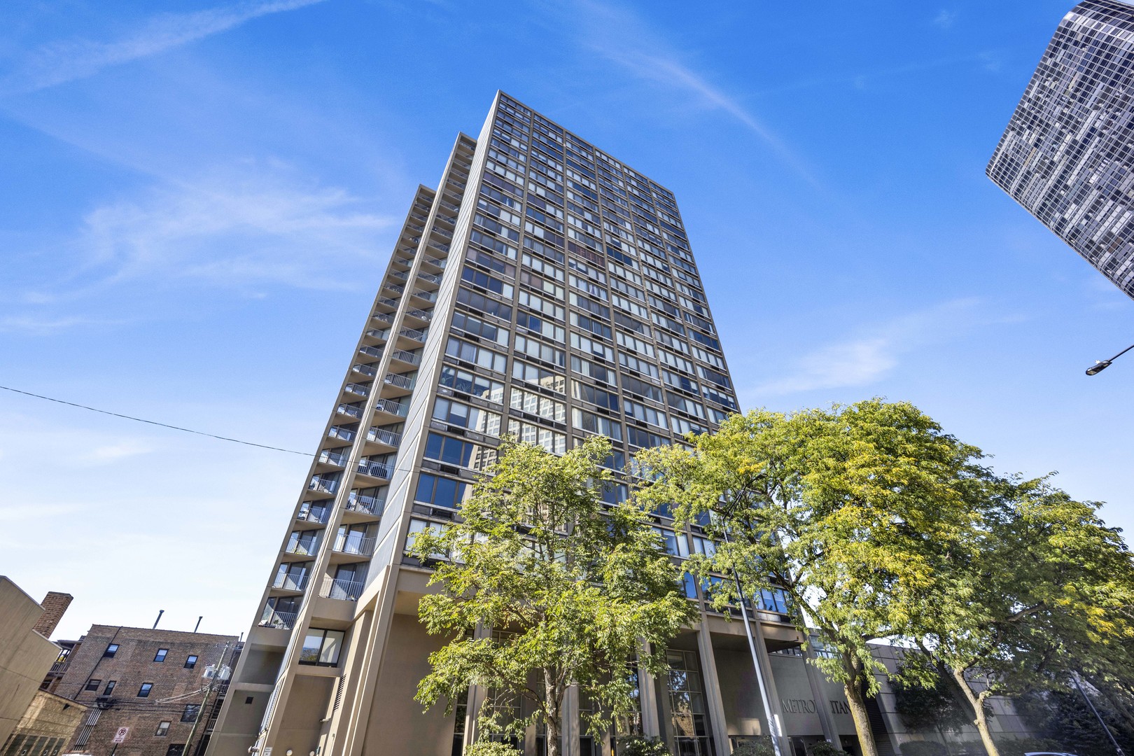 5320 North Sheridan Road, Unit 1504 Chicago, IL 60640 - Photo 1 of 20