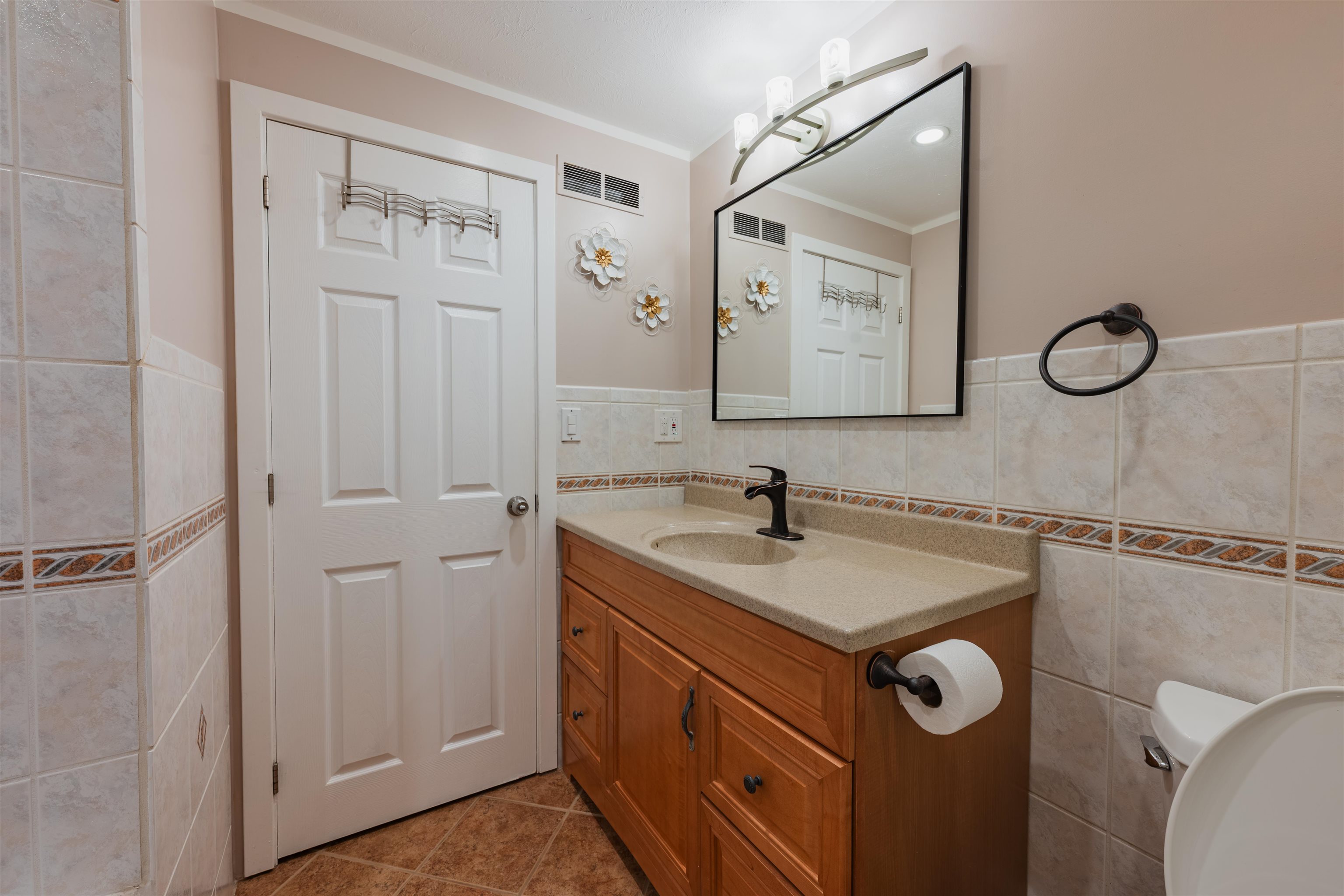 5 Tsienneto Road, Unit 5 Derry, NH 03038 - Photo 25 of 40 Gallery Image 25