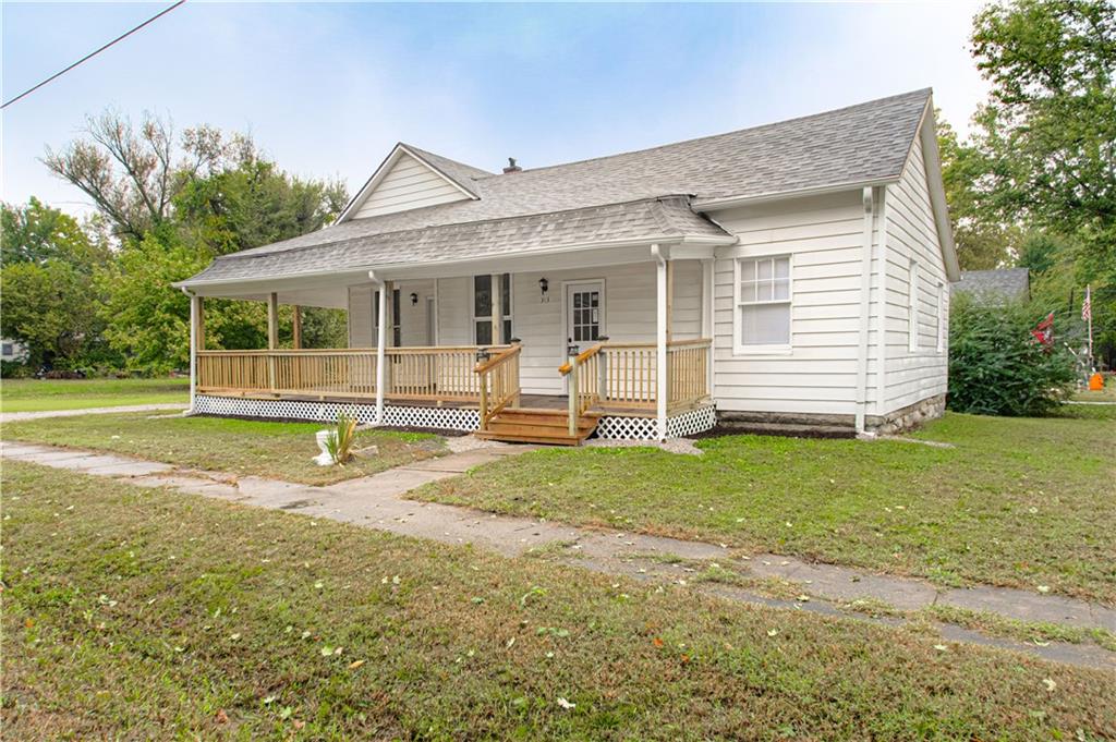 313 West Harrison Street Butler, MO 64730 - Photo 2 of 26