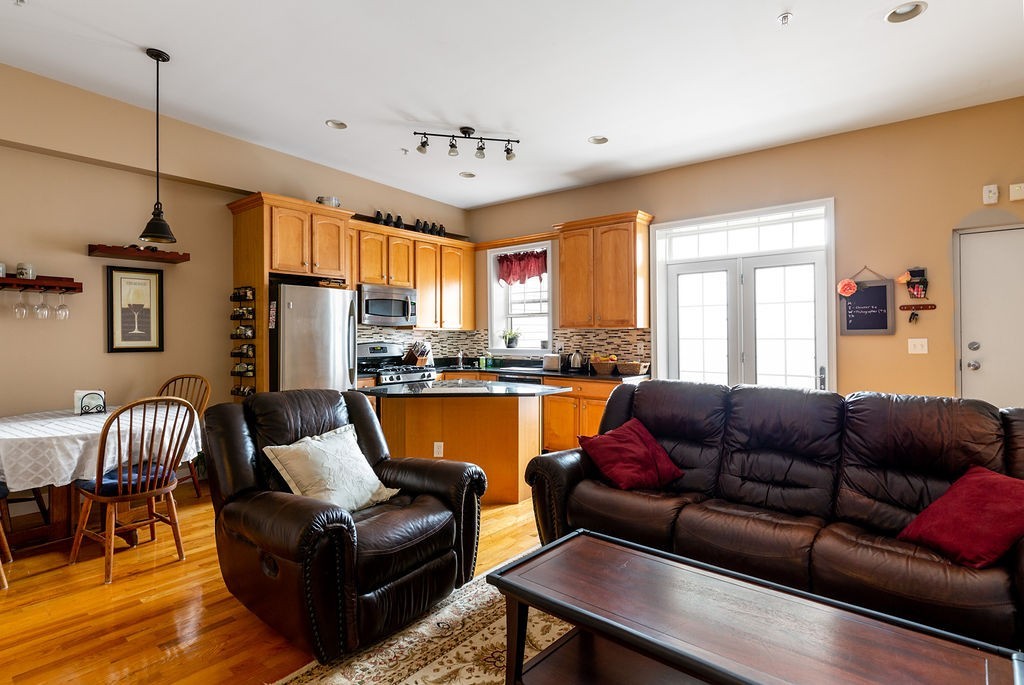 381 West Broadway, Unit 7 Boston, MA 02127 - Photo 11 of 26
