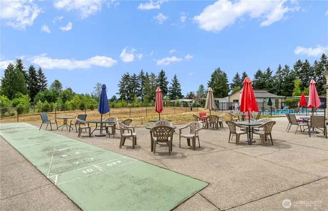 $269,950 | 18425 Northeast 95th Street, Unit 110, Redmond, WA 98052