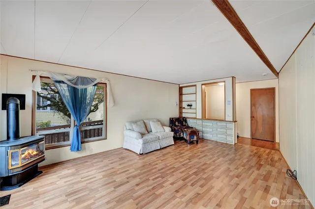 $269,950 | 18425 Northeast 95th Street, Unit 110, Redmond, WA 98052