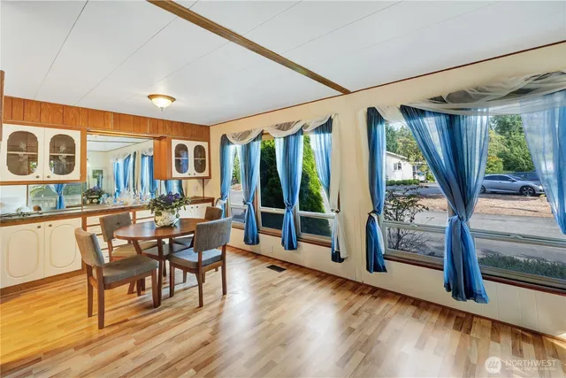 $269,950 | 18425 Northeast 95th Street, Unit 110, Redmond, WA 98052