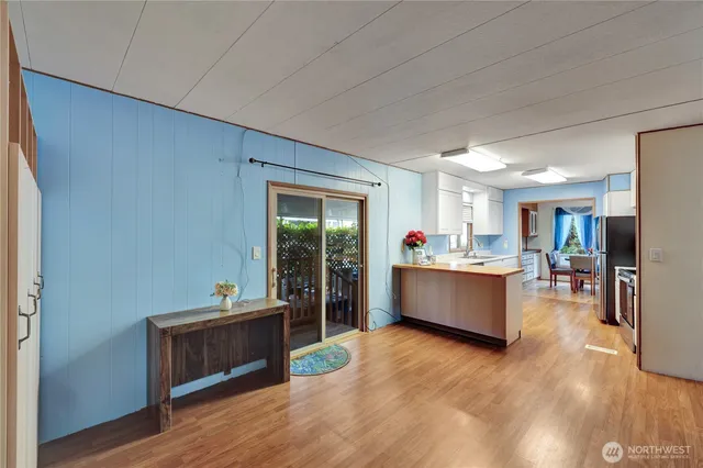 $269,950 | 18425 Northeast 95th Street, Unit 110, Redmond, WA 98052