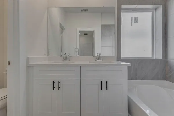 $359,900 | 13206 Hayden Peak Drive, Iowa Colony, TX 77583