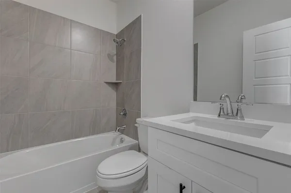 $359,900 | 13206 Hayden Peak Drive, Iowa Colony, TX 77583