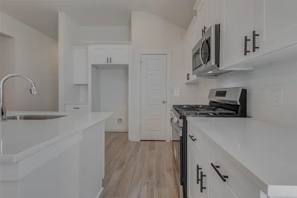 $359,900 | 13206 Hayden Peak Drive, Iowa Colony, TX 77583