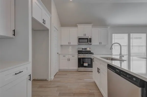 $359,900 | 13206 Hayden Peak Drive, Iowa Colony, TX 77583