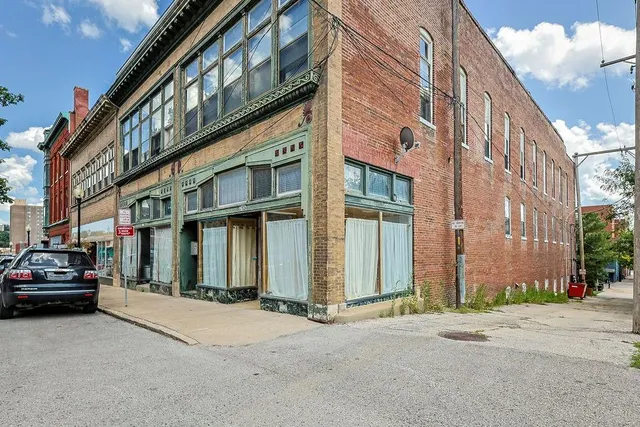 $149,900 | 712 Francis Street, Unit A, St. Joseph, MO 64501