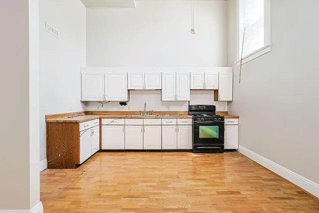 $149,900 | 712 Francis Street, Unit A, St. Joseph, MO 64501