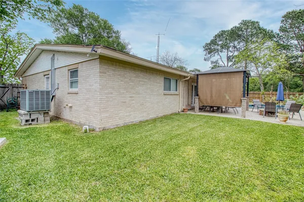 $3,300 | 1405 Delabrook Court, Seabrook, TX 77586