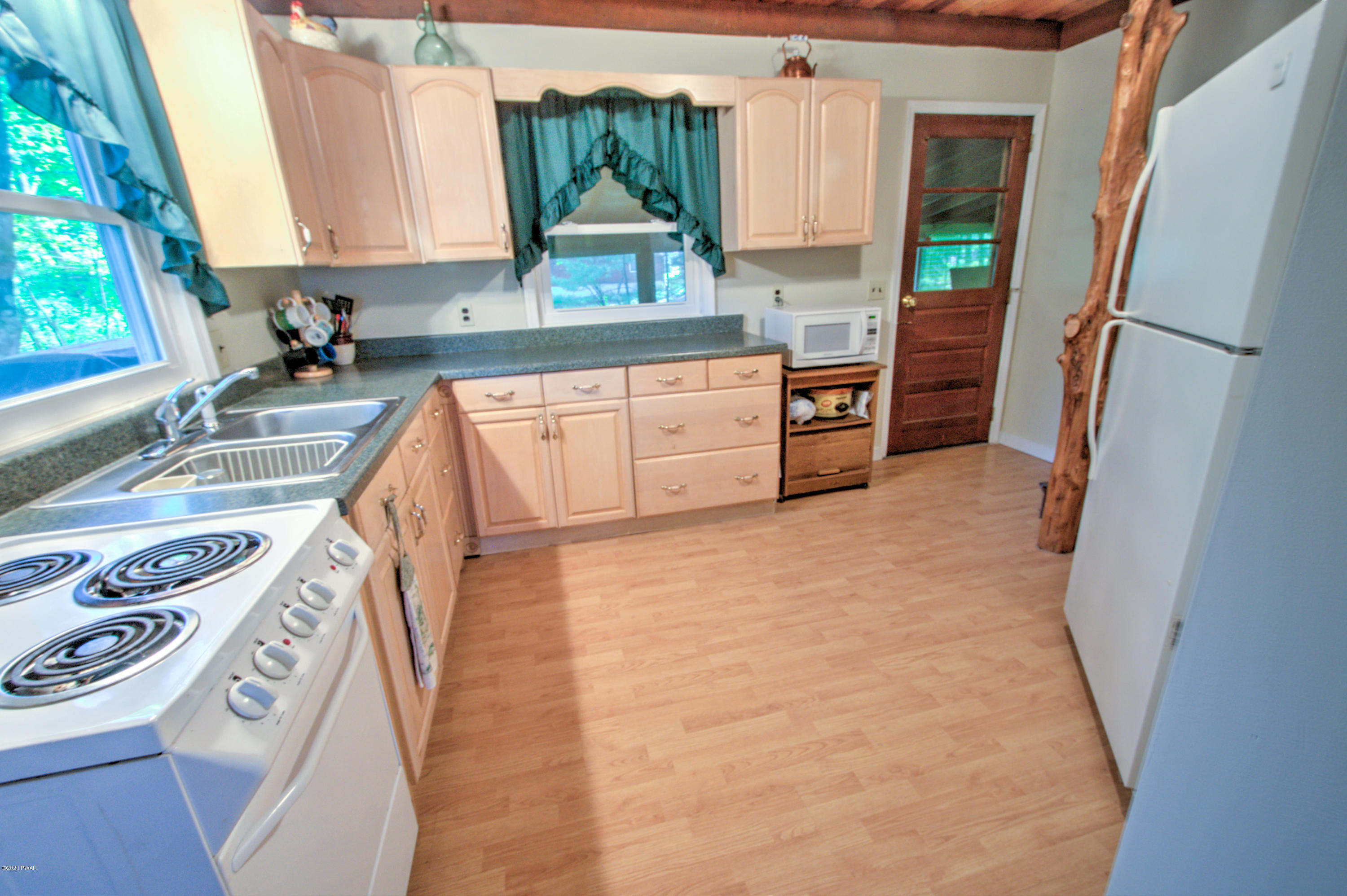 119 Ansley Road Paupack, PA 18451 - Photo 11 of 29