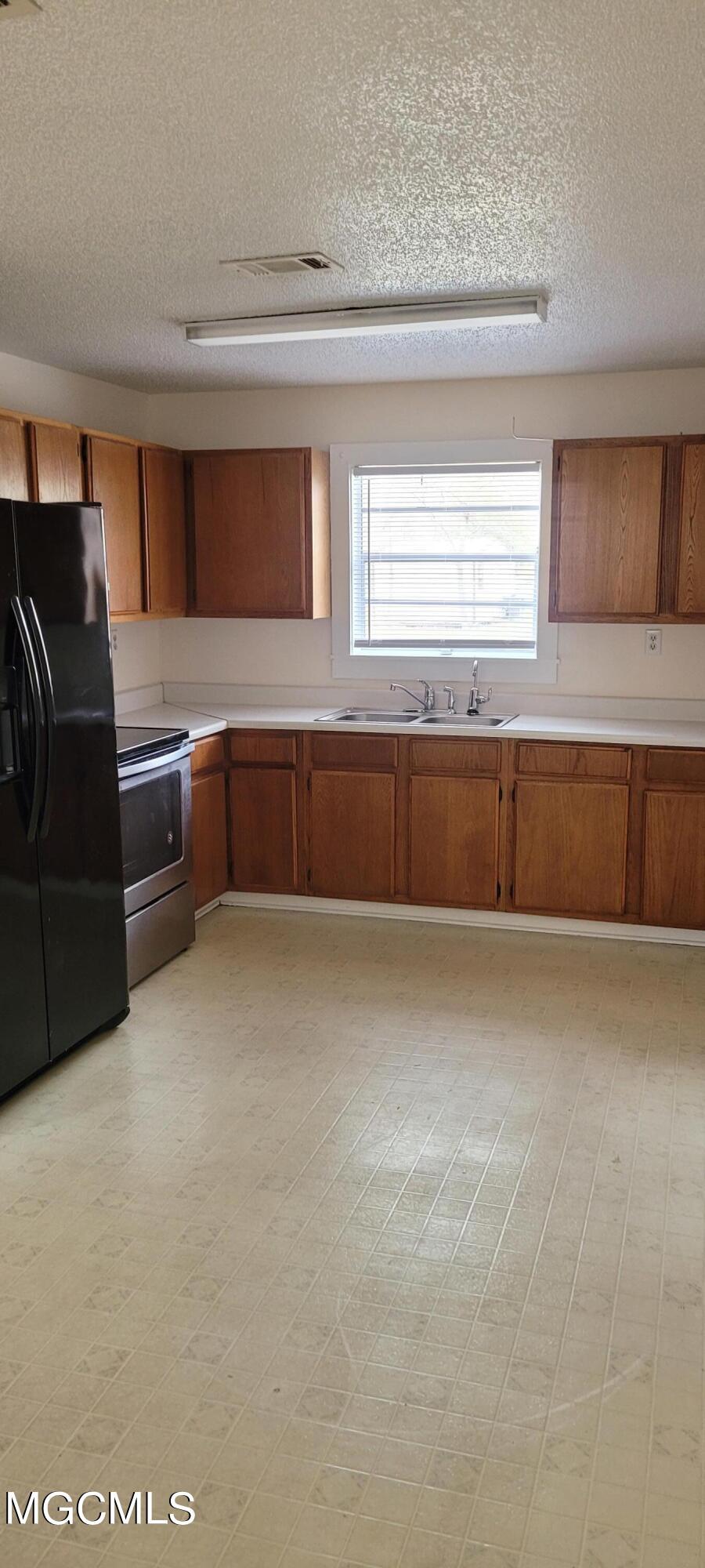1612 Hastings Road Gautier, MS 39553 - Photo 2 of 8 20210217_103500