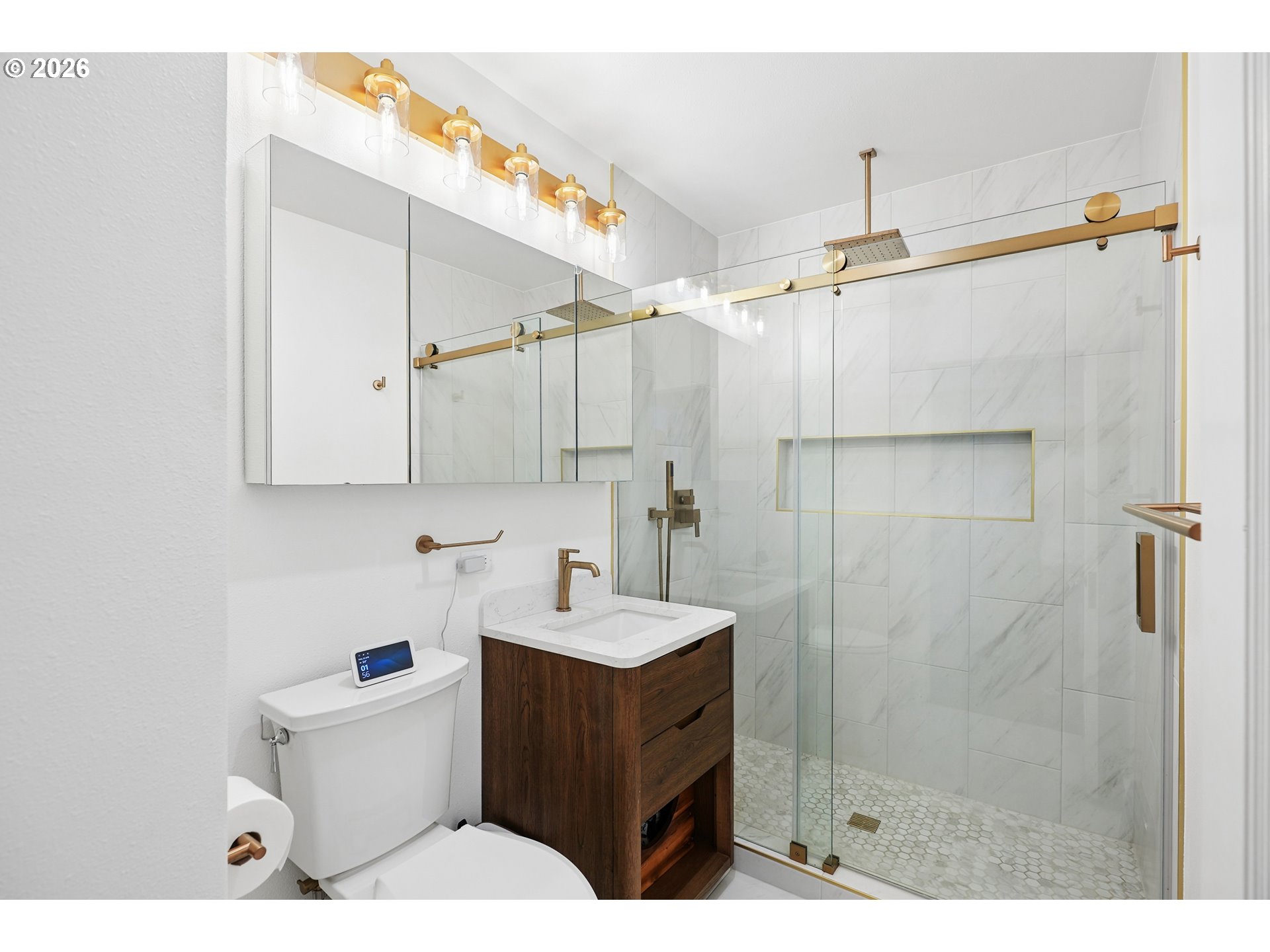 2730 Southwest Old Orchard Road Portland, OR 97201 - Photo 20 of 47 Bathroom
