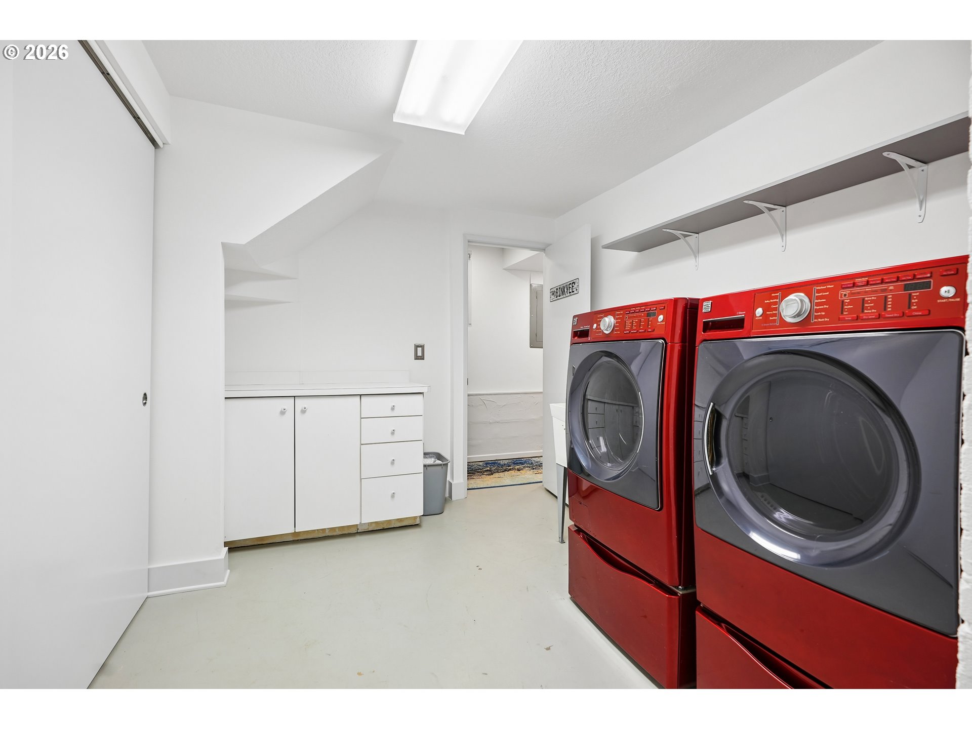 2730 Southwest Old Orchard Road Portland, OR 97201 - Photo 35 of 47 Laundry