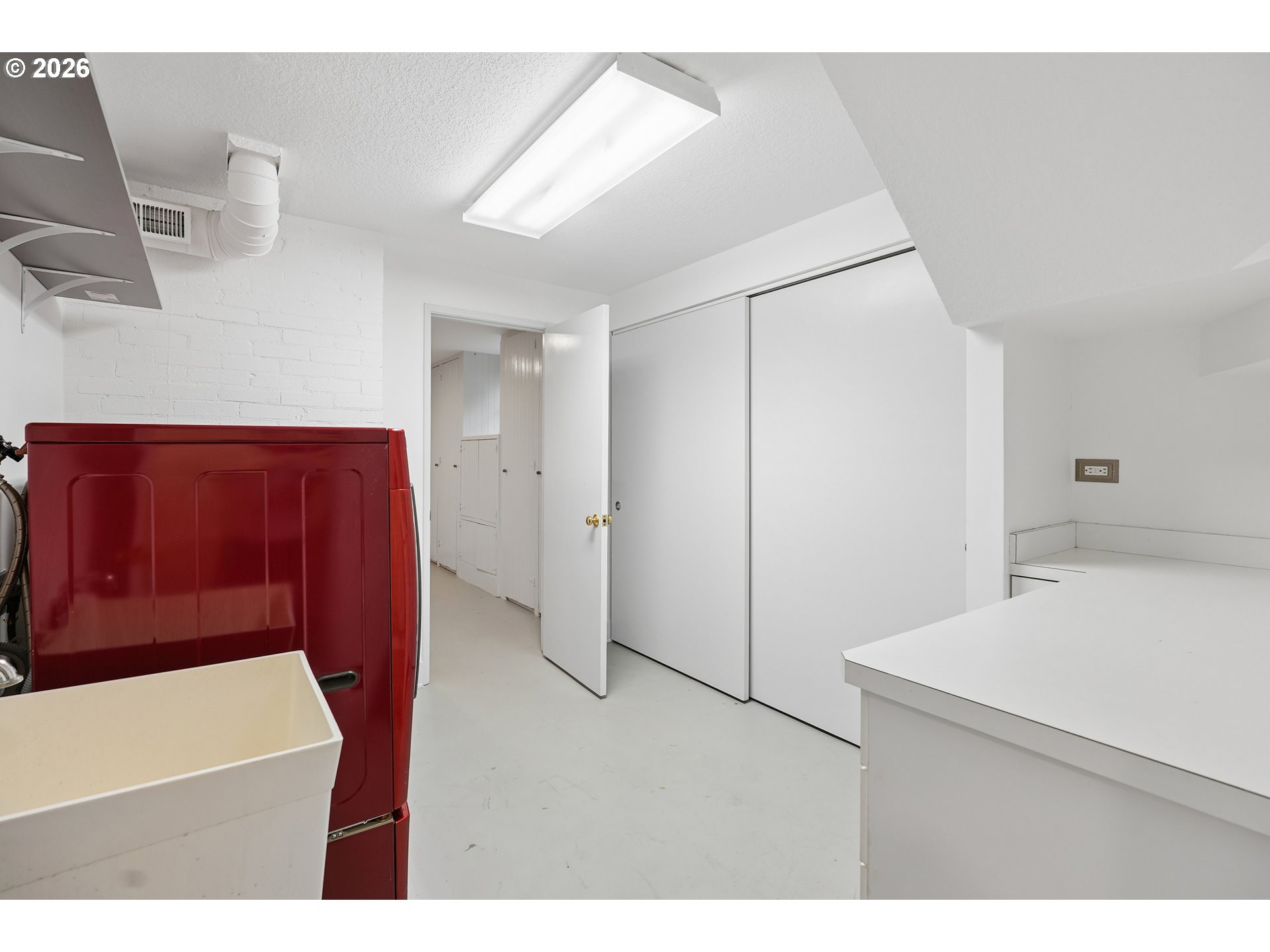 2730 Southwest Old Orchard Road Portland, OR 97201 - Photo 36 of 47 Laundry