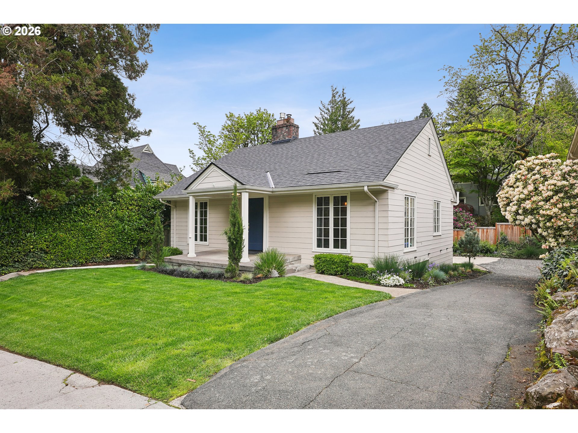 2730 Southwest Old Orchard Road Portland, OR 97201 - Photo 45 of 47 Driveway