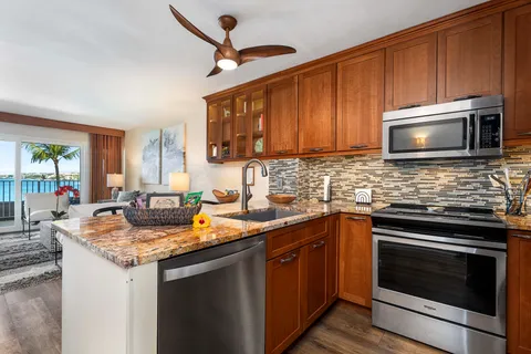 $1,150,000 | 75-6016 Alii Drive, Unit 330, Kailua-Kona, HI 96740