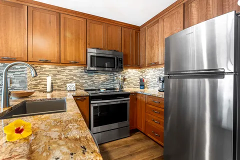 $1,150,000 | 75-6016 Alii Drive, Unit 330, Kailua-Kona, HI 96740