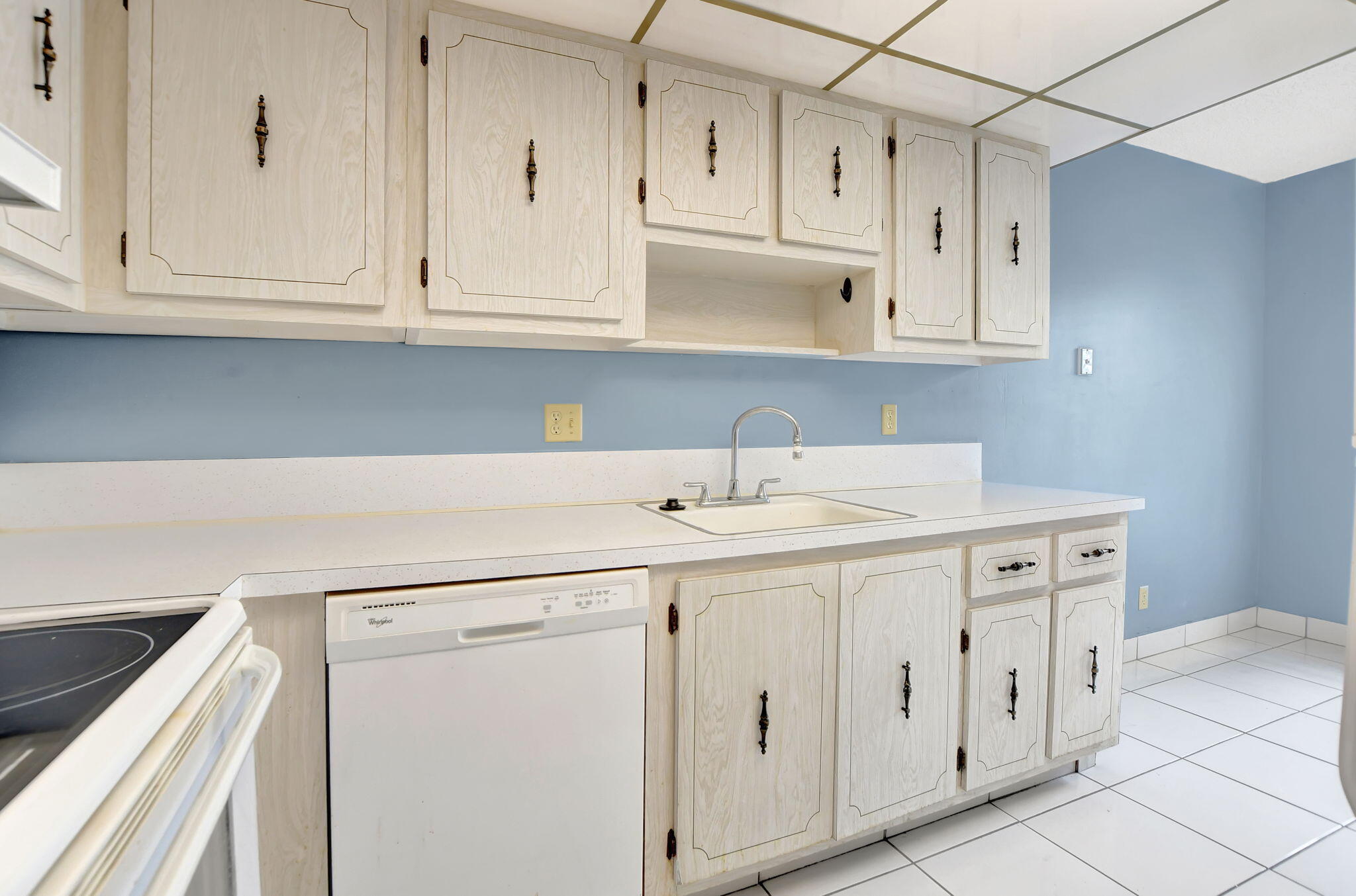 2830 Southwest 13th Street, Unit 101 Delray Beach, FL 33445 - Photo 5 of 56 Kitchen