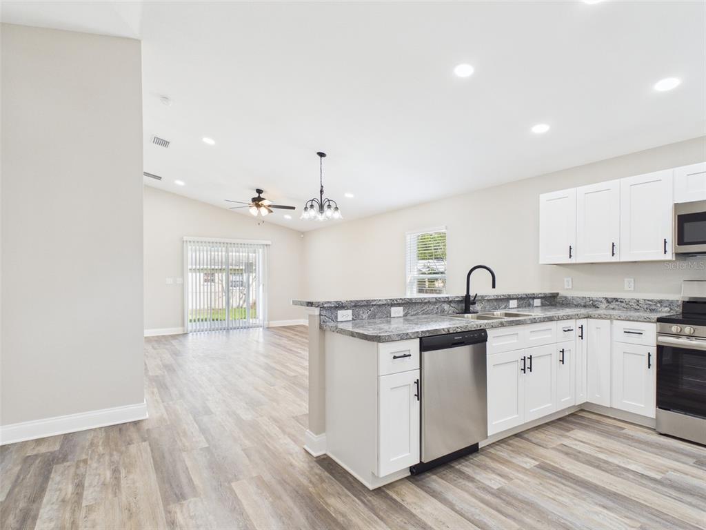 1347 Providence Road Lakeland, FL 33805 - Photo 5 of 31