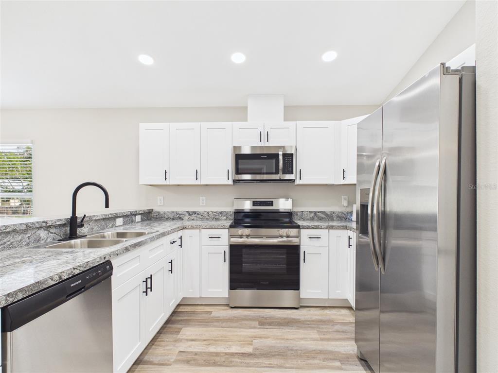 1347 Providence Road Lakeland, FL 33805 - Photo 7 of 31