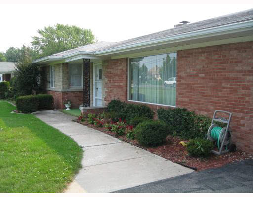 61517 Miami Road South Bend, IN 46614 - Photo 2 of 8