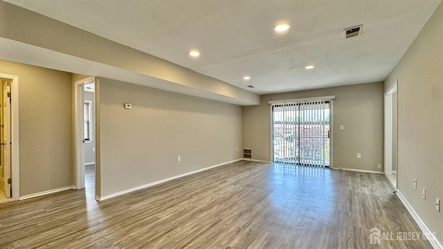 1511 Raspberry Court Edison, NJ 08817 - Photo 2 of 14