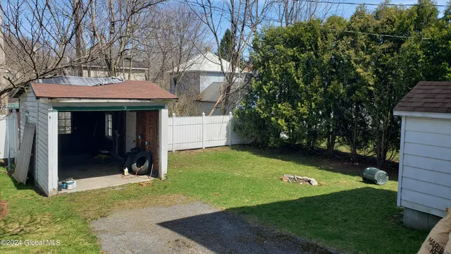 $130,000 | 11 Saratoga Avenue, Broadalbin, NY 12025