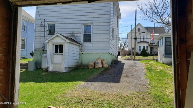 $130,000 | 11 Saratoga Avenue, Broadalbin, NY 12025