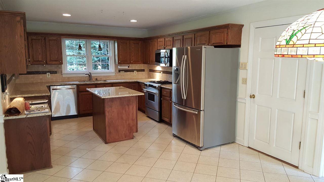 1122 Owens Road Greer, SC 29651 - Photo 6 of 18