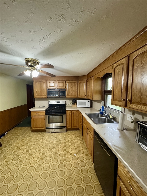210 Shaker Road East Longmeadow, MA 01028 - Photo 4 of 12