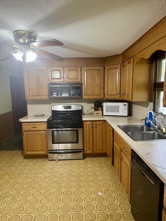210 Shaker Road East Longmeadow, MA 01028 - Photo 5 of 12