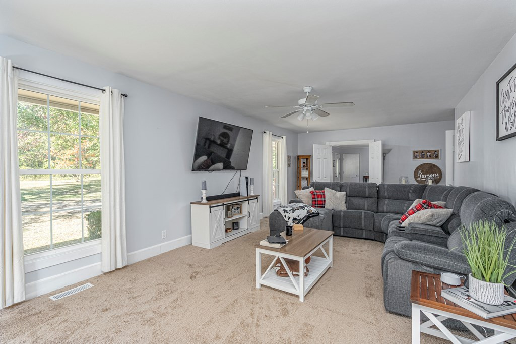 4325 Live Oak Road Dalzell, SC 29040 - Photo 10 of 33
