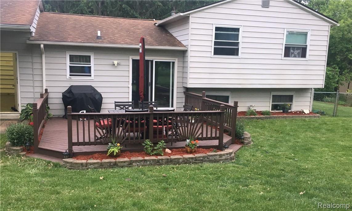 3502 Lahring Road Linden, MI 48451 - Photo 3 of 30 3.JPG