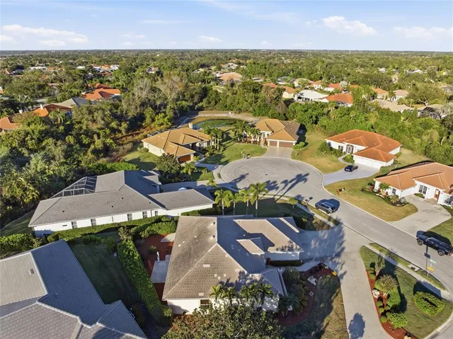 $748,000 | 7212 Spur Court, Sarasota, FL 34243