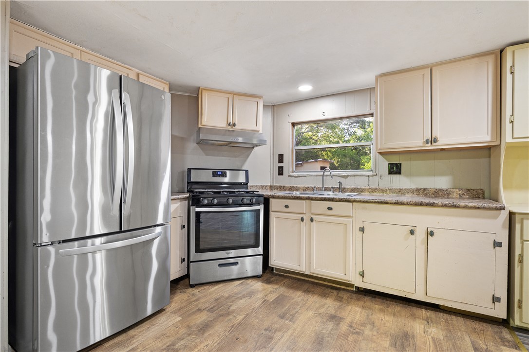 1212 Suncrest Street Bryan, TX 77803 - Photo 11 of 21