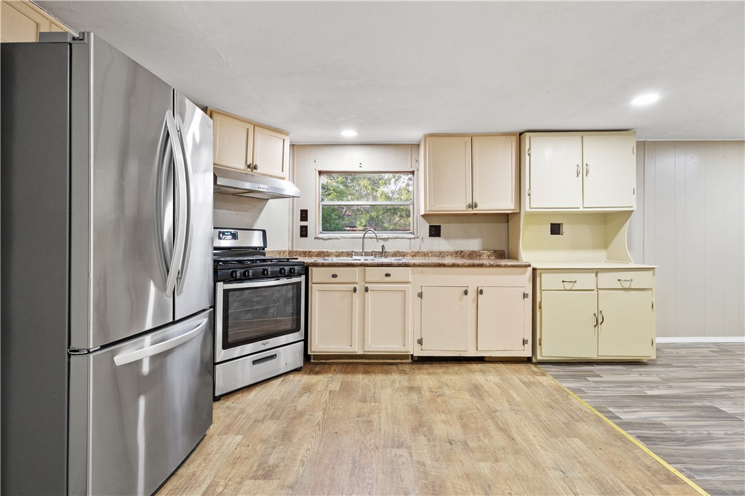 1212 Suncrest Street Bryan, TX 77803 - Photo 10 of 21